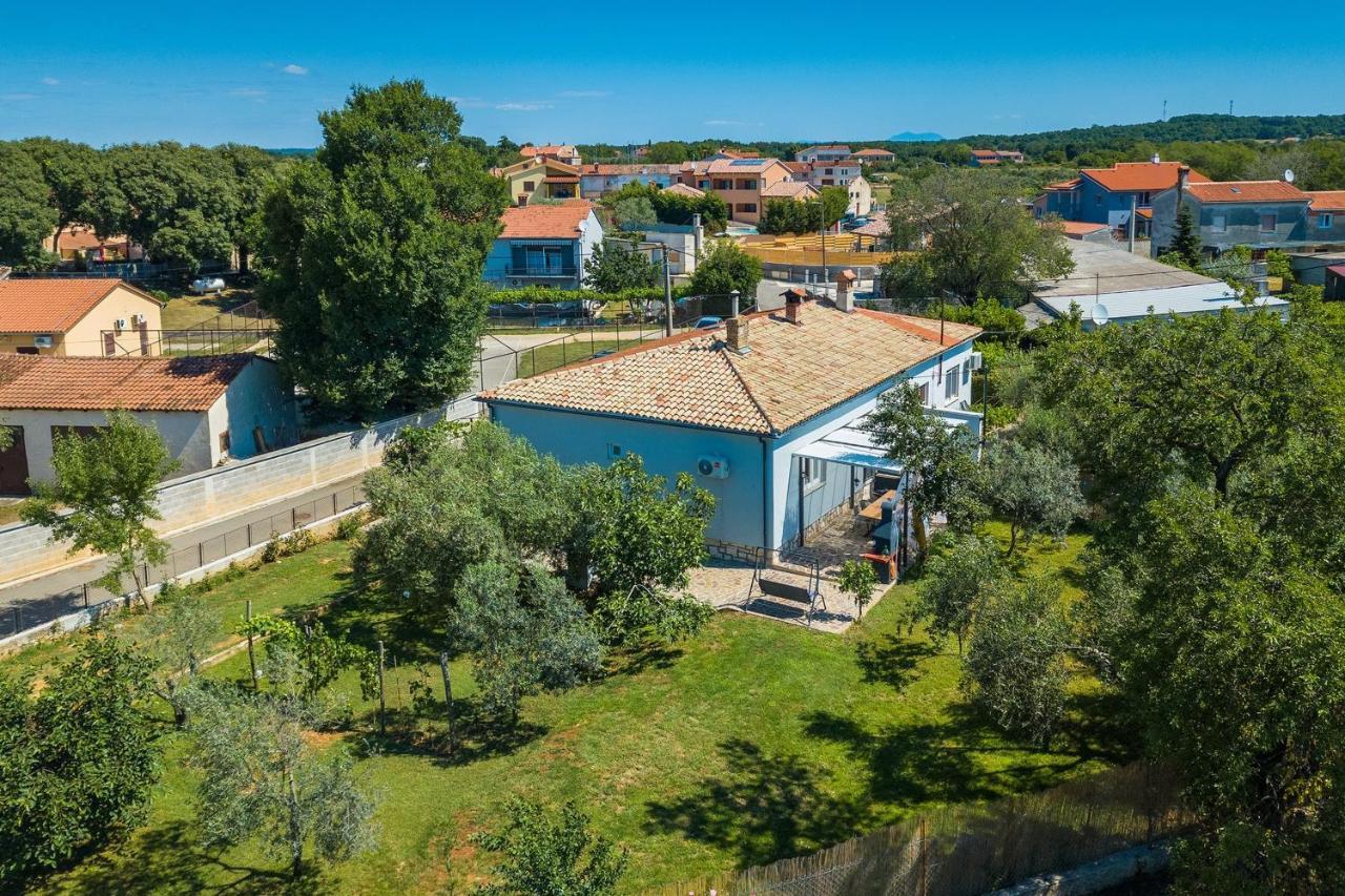 Holiday House Chill Out Loborika Marčana Zewnętrze zdjęcie