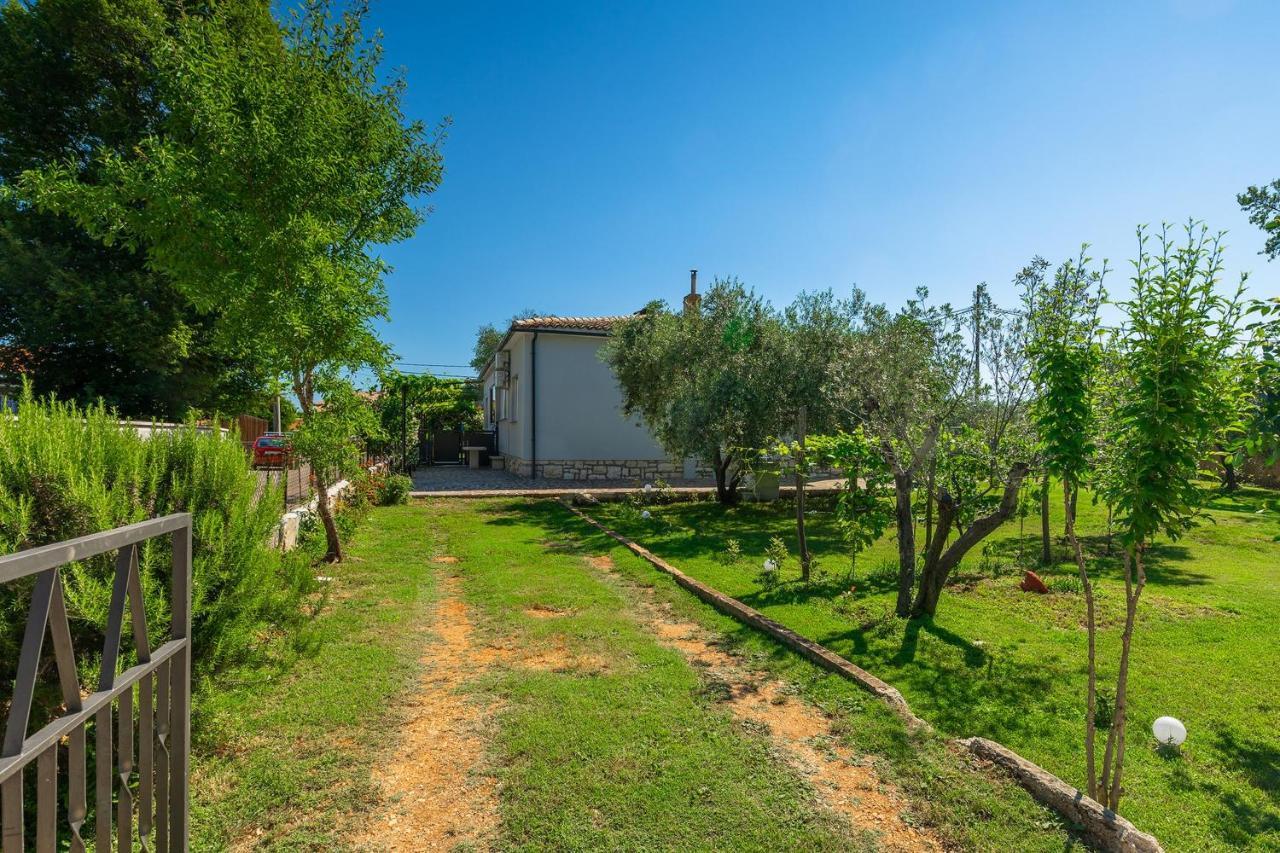 Holiday House Chill Out Loborika Marčana Zewnętrze zdjęcie