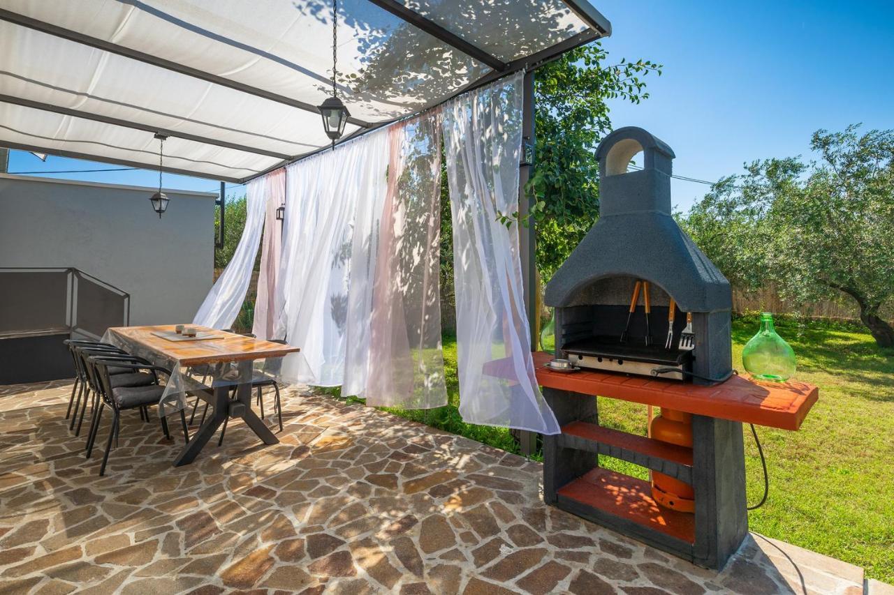 Holiday House Chill Out Loborika Marčana Zewnętrze zdjęcie