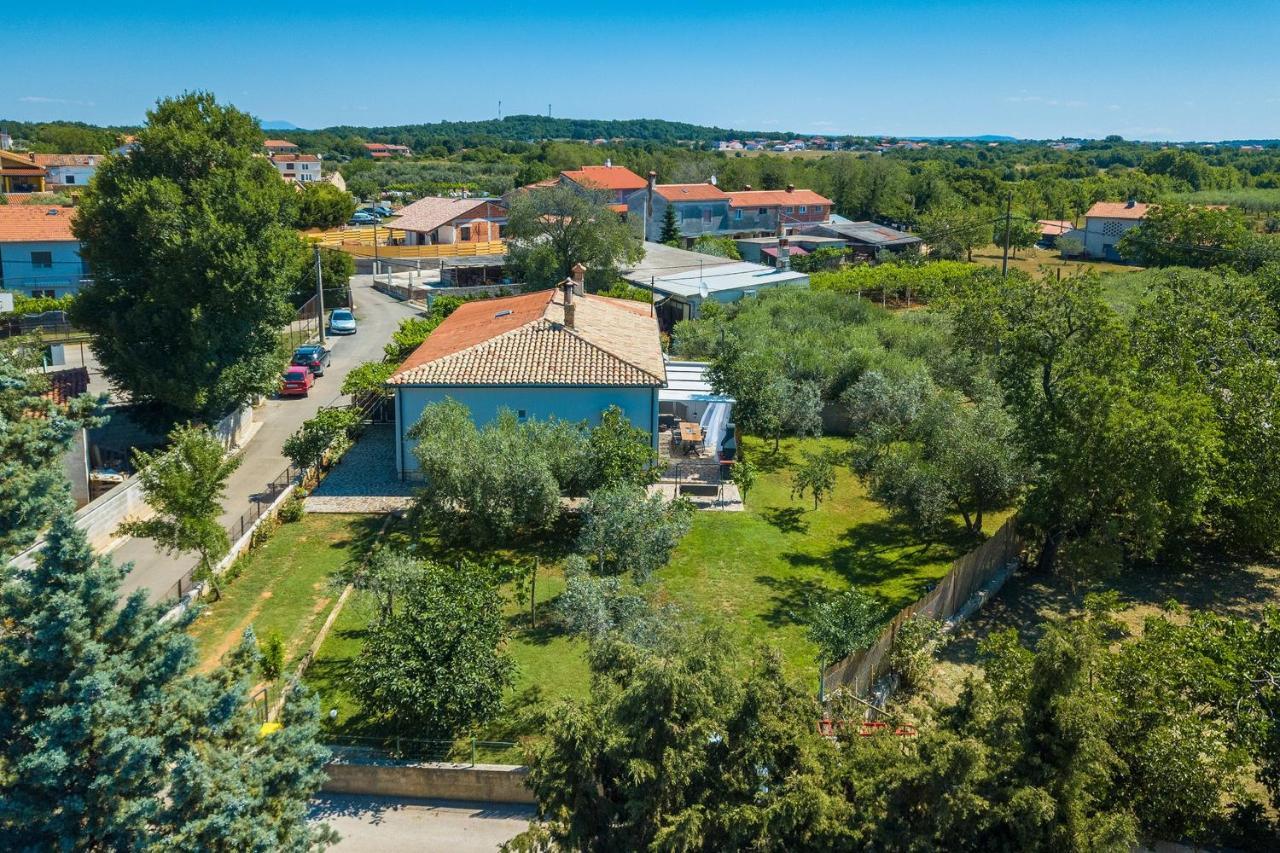 Holiday House Chill Out Loborika Marčana Zewnętrze zdjęcie
